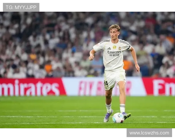 皇马转会策略曝光:赫伊森交易达标,新防线雏形初现